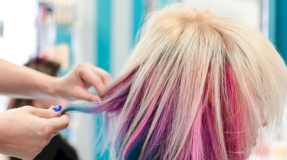 Färbung auf kurzem Haar