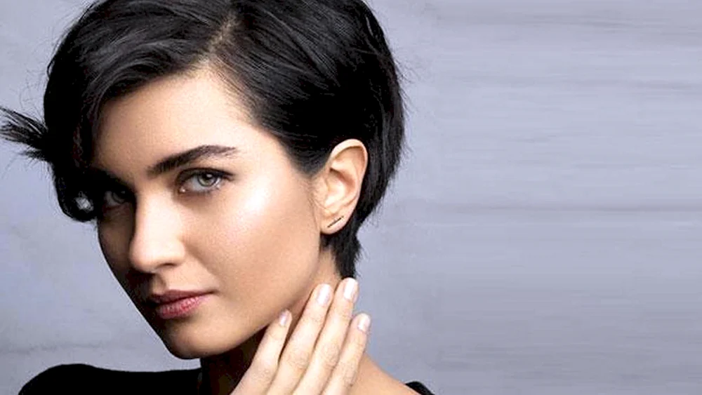 Tuba Buyukustun