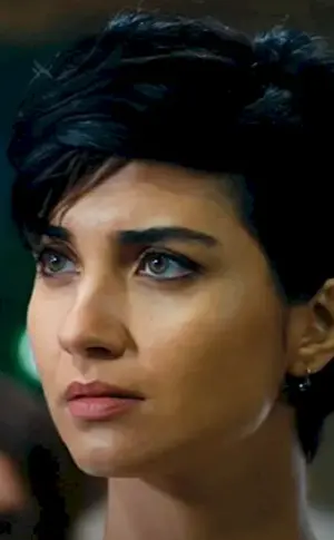 Tuba Buyukustun Suhan
