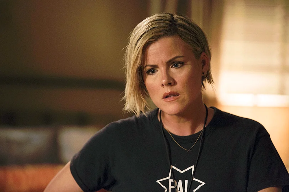 Kathleen Robertson Brüste