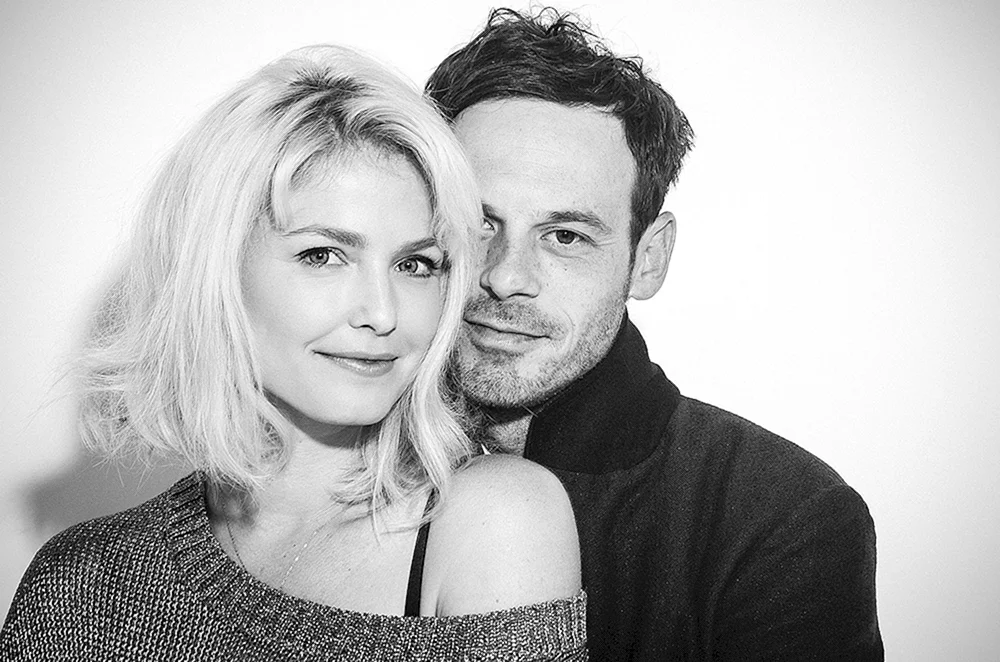 Whitney Able Monsters. Able und Scoot McNairy