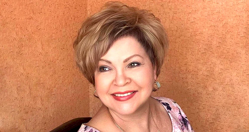 Yelena Nikitenko Friseur Haarschnitte kurz