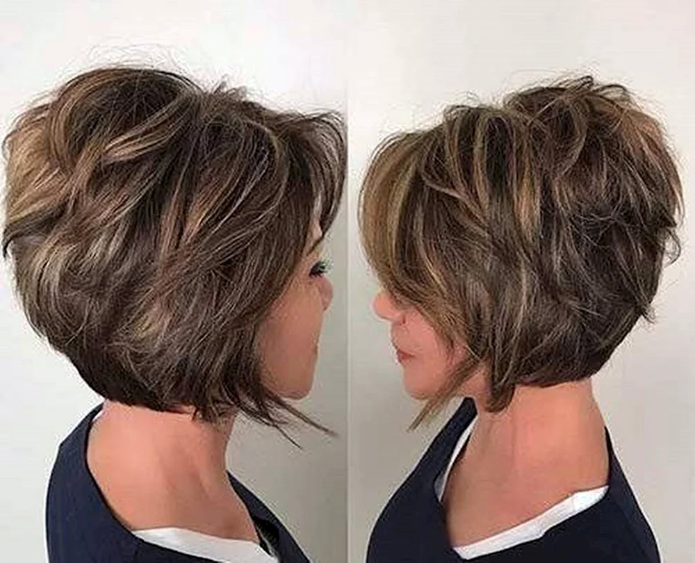 Pixie-Bob-Haarschnitt graduiert 2022
