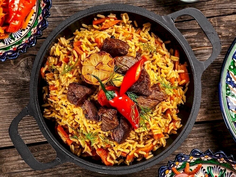 Usbek plov im Kessel