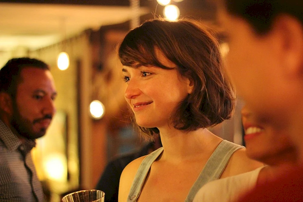 Milana Vayntrub