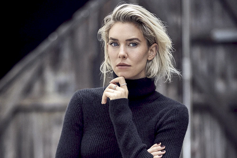 Vanessa Kirby heiß