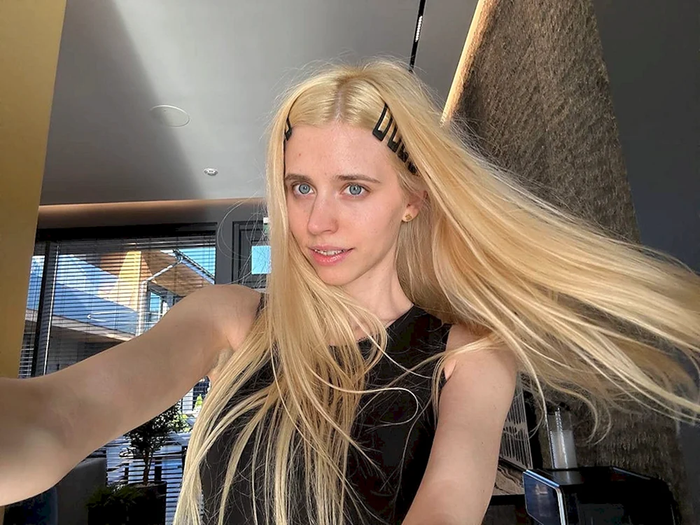 Vasilisa Ostrovskaya und Nastia Kosh