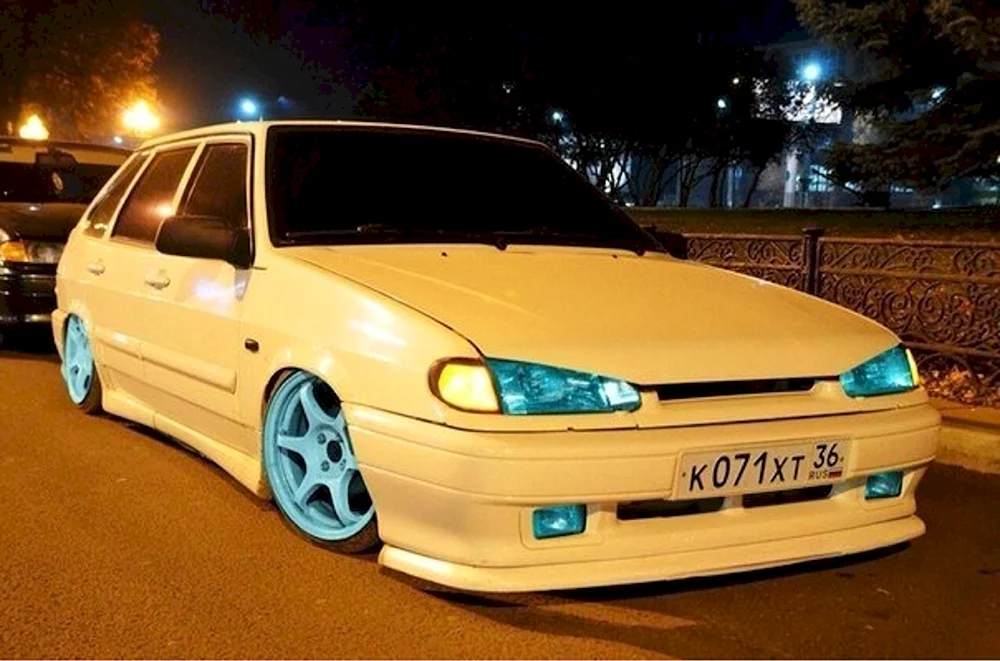 keine passenden Autos nein VAZ 2114