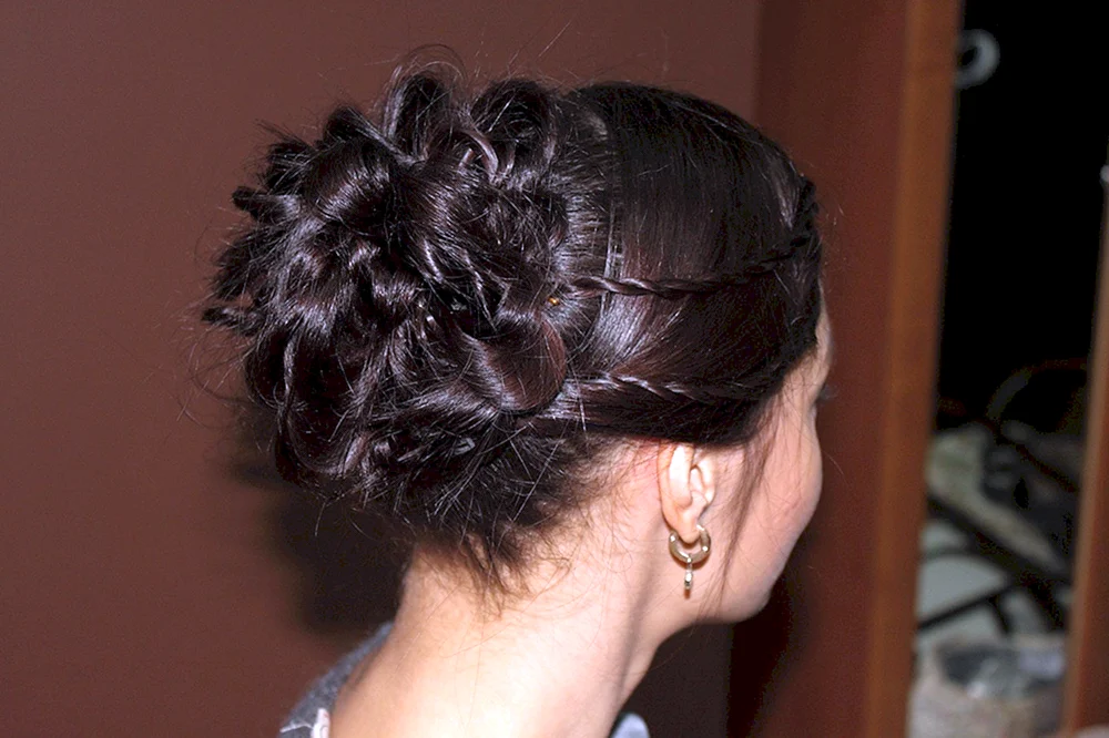 Abendfrisuren für kurzes Haar