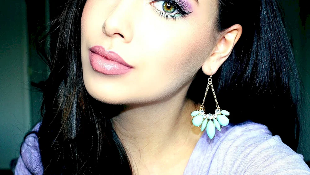 Abend-Make-up für Brünette