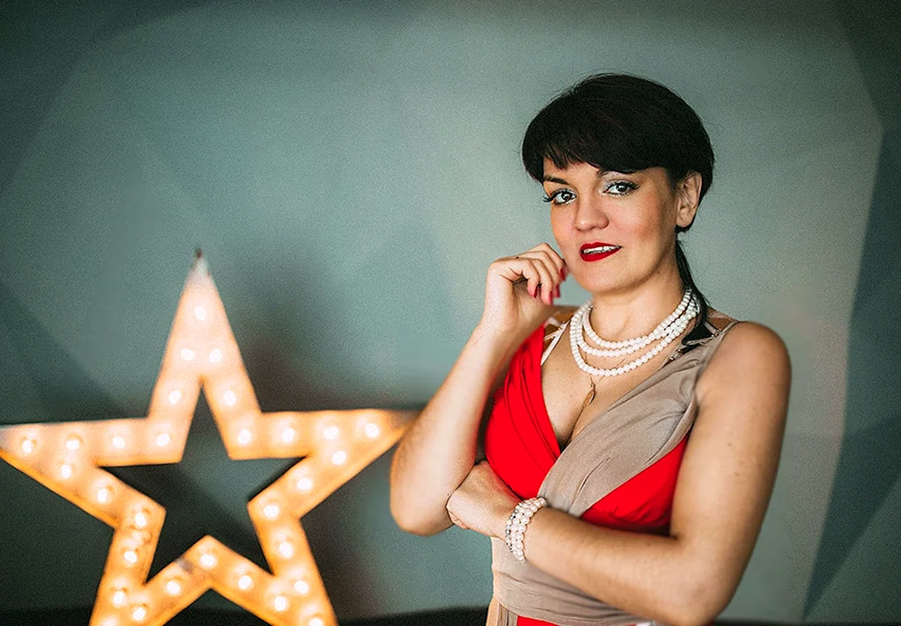 Hostess Samara