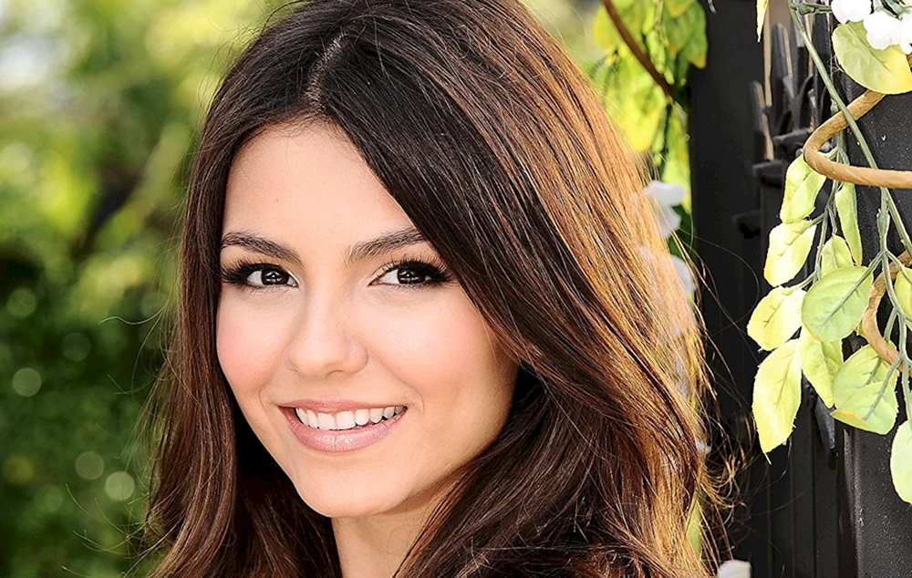 Victoria Justice 2023