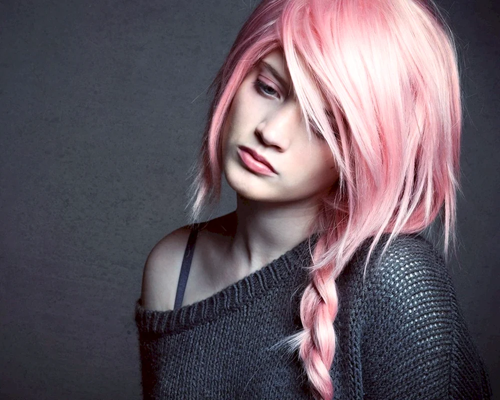 Victoria Bliss mit pinkem Haar