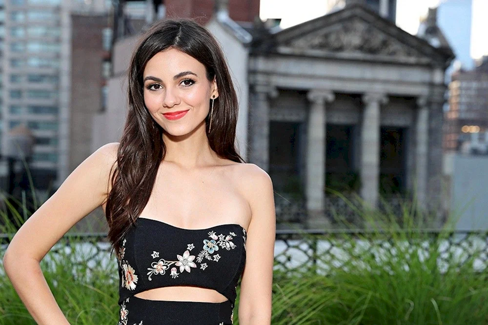 Victoria Justice Justiz