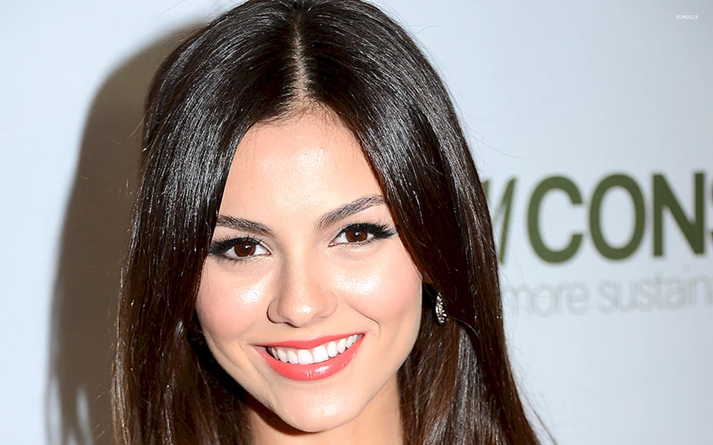 Victoria Justice 2017