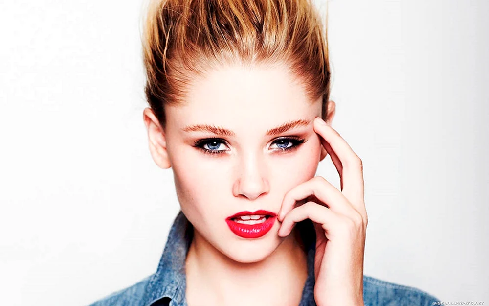 Virginia Gardner 2022