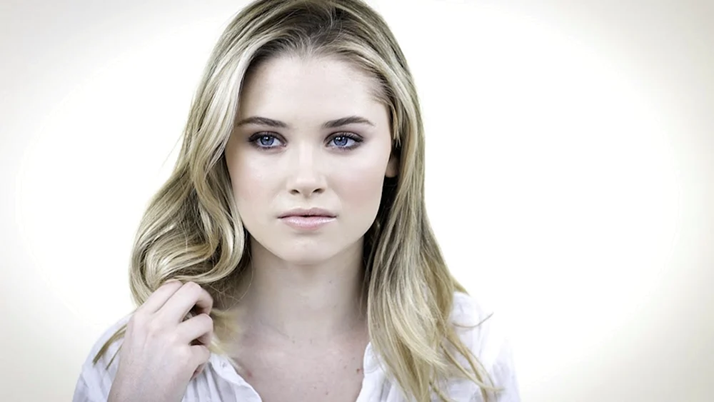 Virginia Gardner Virginia Gardner