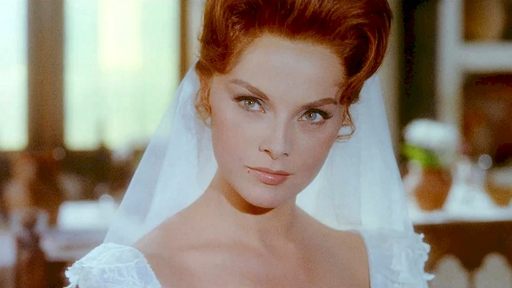 Virna Lisi Catherine de Medici