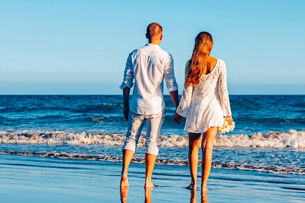 Verliebtes Paar am Meer
