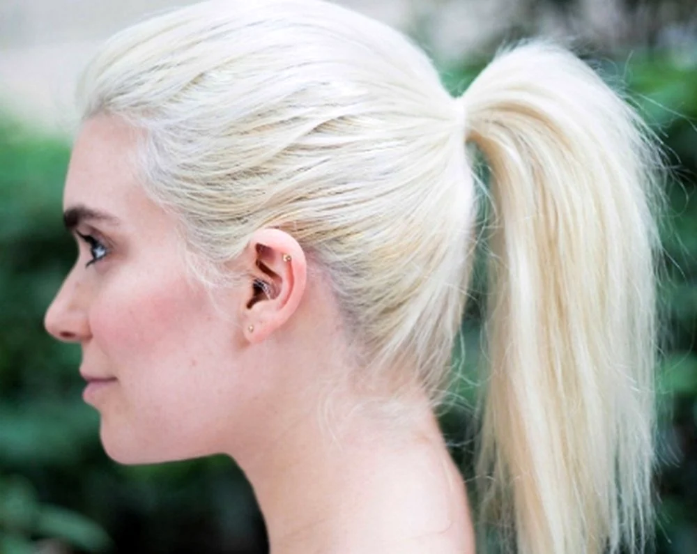 Blond von hinten