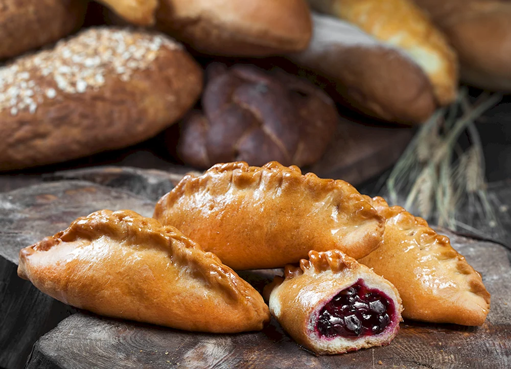 Pirozhki-Korb mit Pirozhki