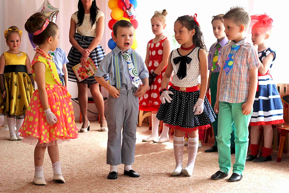 Stilyagi Kindergarten Prom Szenario