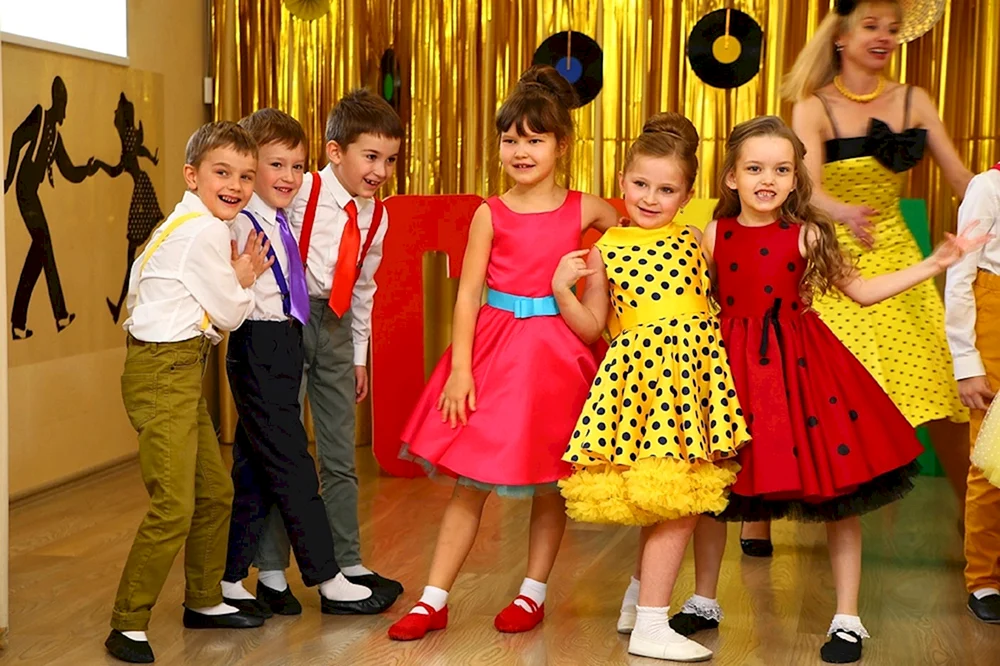 Kindergartenabschluss im Stil Stilyagi