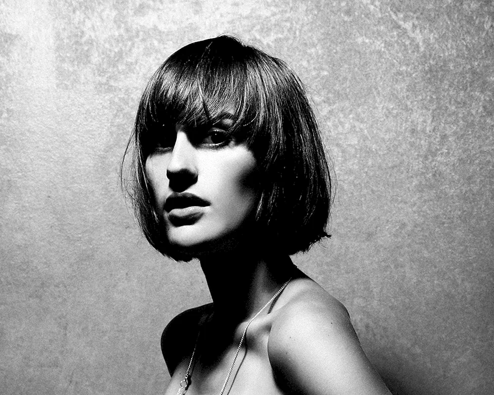 Mireille Mathieu asymmetrischer Bob
