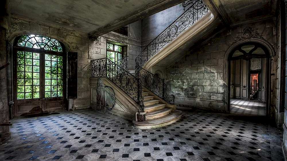 Dante Manor