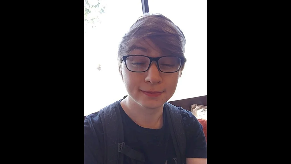 C9 Sneaky