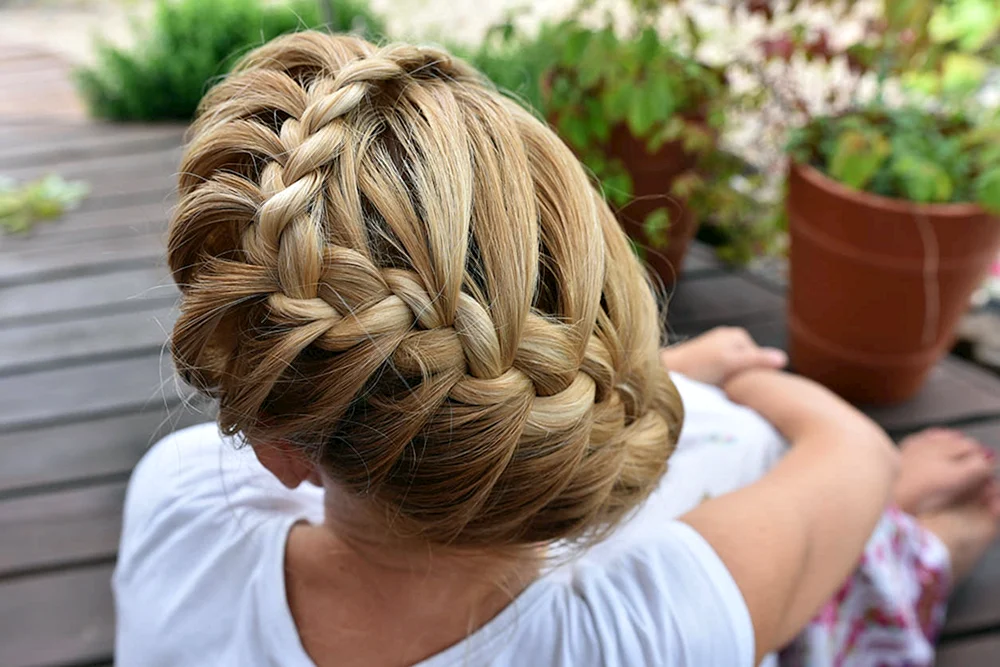 Einfache Zöpfe auf langem Haar