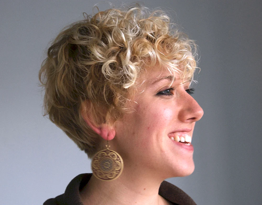 Bob-Garson-Haarschnitt für lockiges Haar