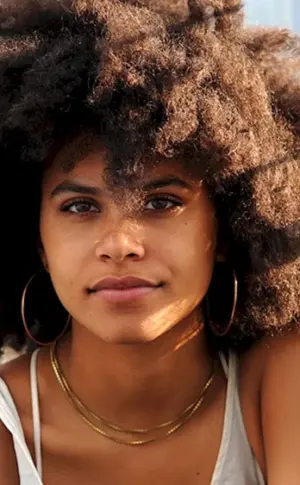Zazzy Olivia Beetz
