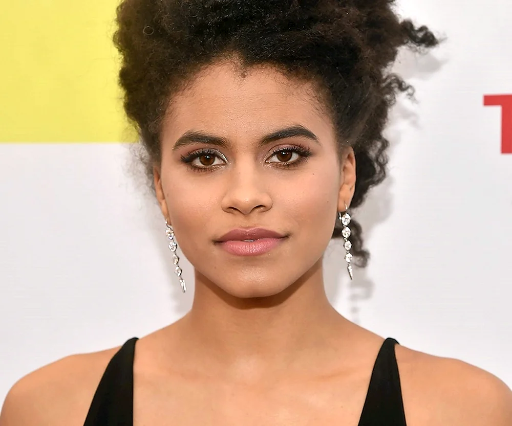 Zazzy Olivia Beetz