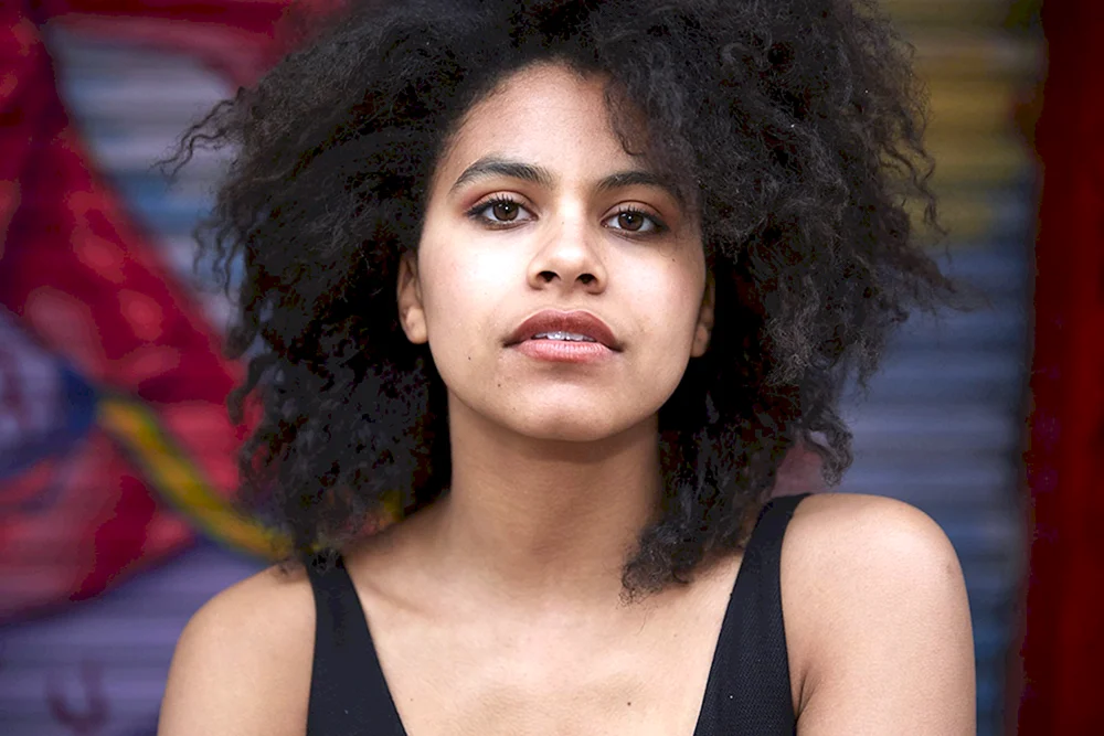 Zazzy Olivia Beetz