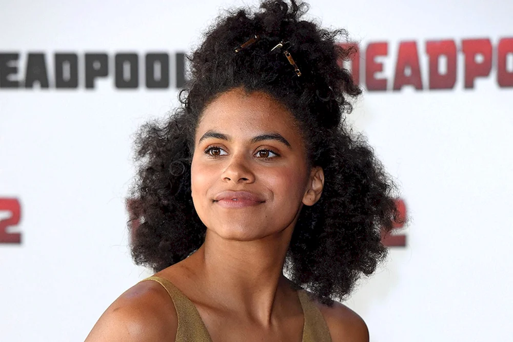 Zazzy Olivia Beetz