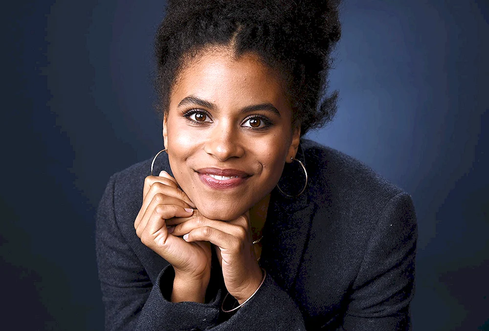 Zazzy Olivia Beetz