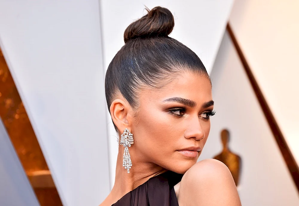 Zendaya mit einem Pferdeschwanz