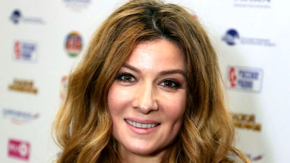 Janna Badoeva Adler und Schweif