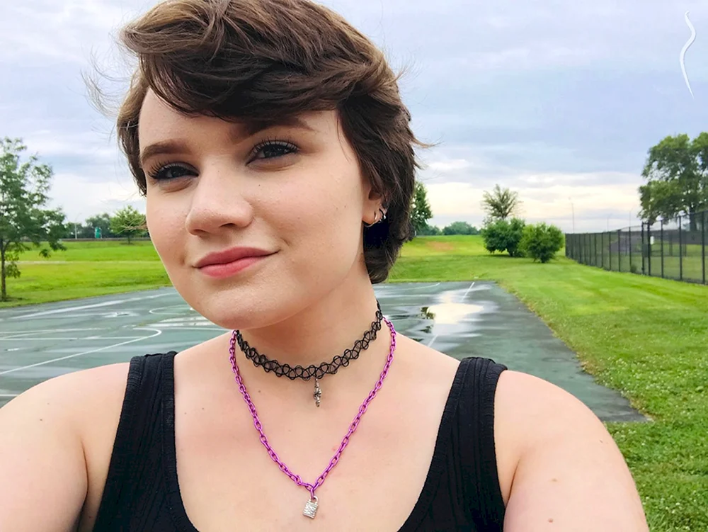 Diane Crunk mit roten Haare