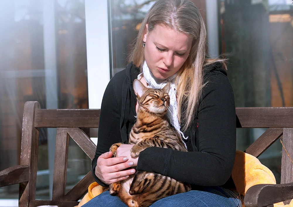 Frau mit Katze