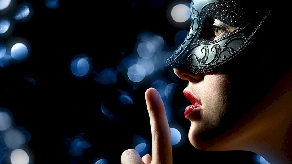 Frau in der Maske