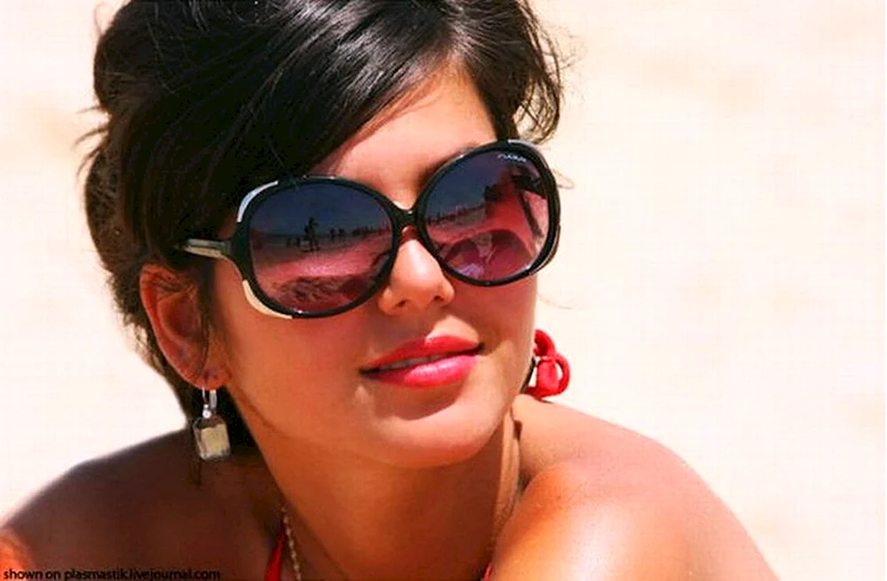 Mädchen mit Sonnenbrille