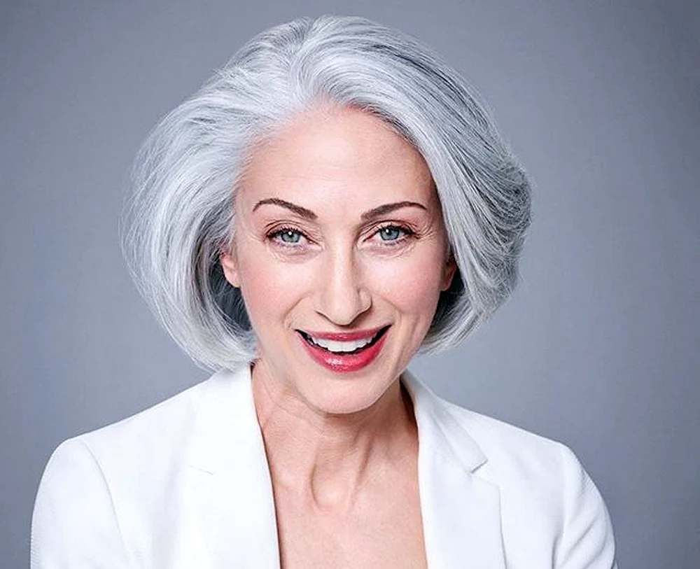Frauen mit grauem Haar Graues Haar