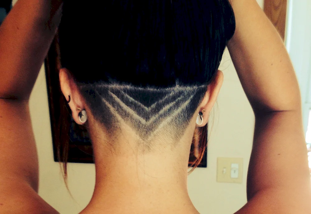 Frisuren mit rasiertem Nacken