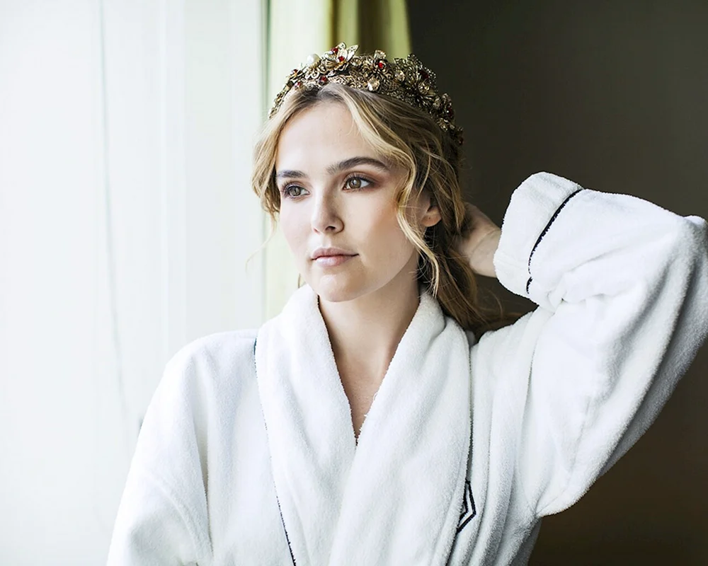 Zoey Deutch 2023