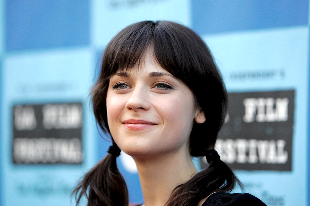 Zoey Deschanel